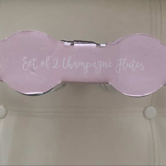 Set of 2 Bride and Groom Glass Champagne Flutes - Picture 2 of 2